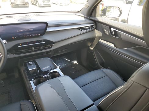 Used 2025 Buick Enclave Sport Touring image 18