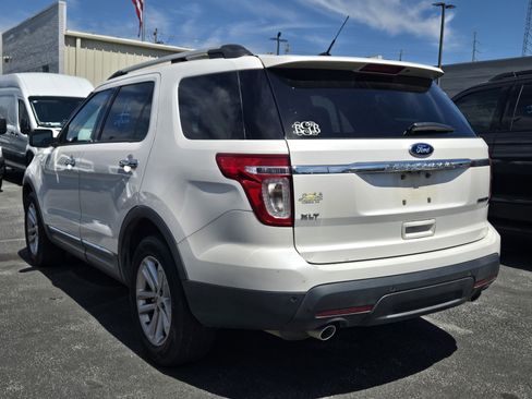 Used 2015 Ford Explorer XLT w/ Equipment Group 202A FWD image 4