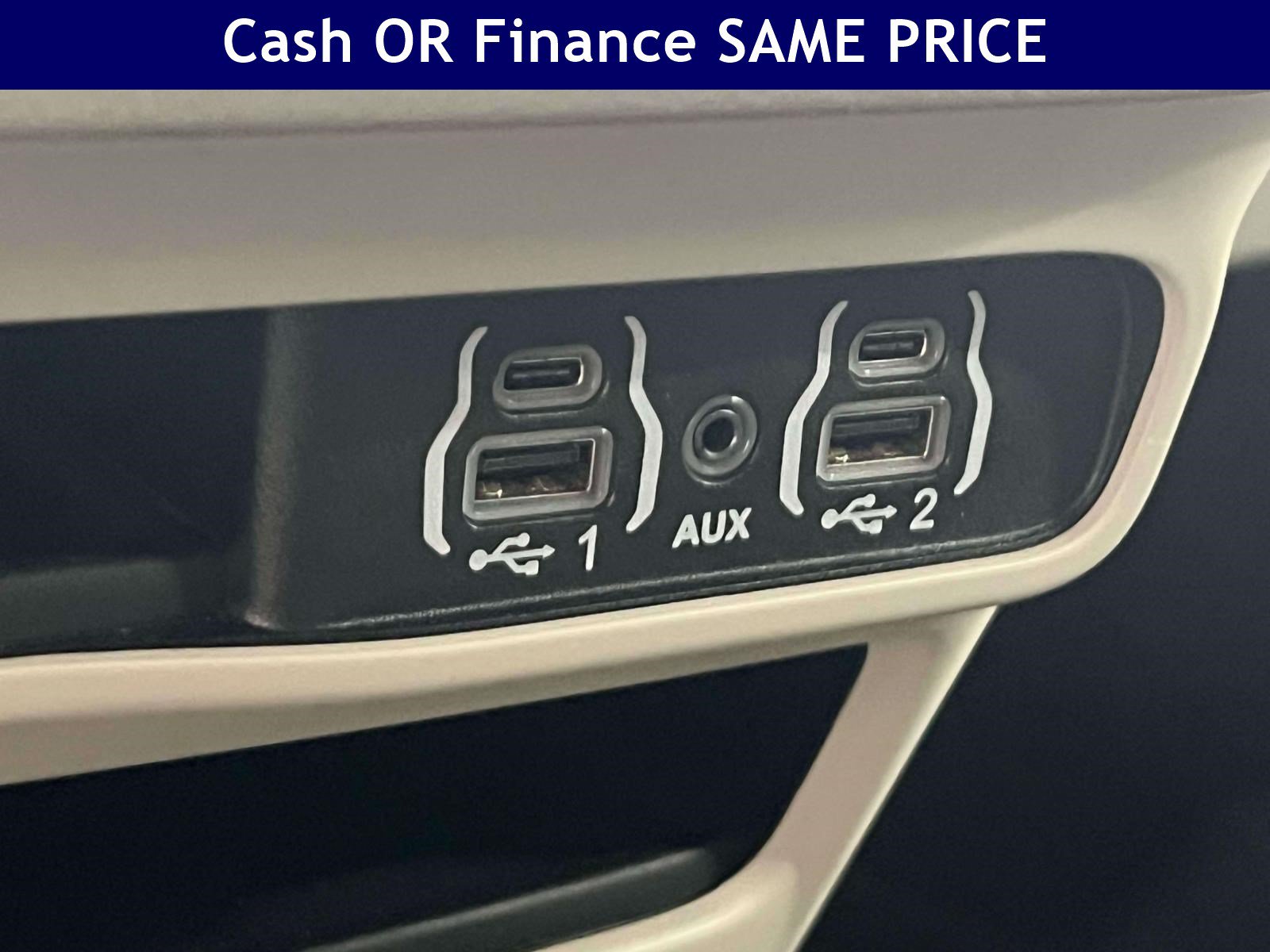 Used 2024 Chrysler Pacifica Touring-L FWD image 23