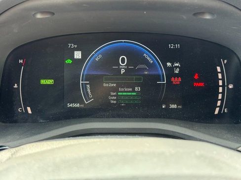 Used 2025 Toyota Camry SE image 18