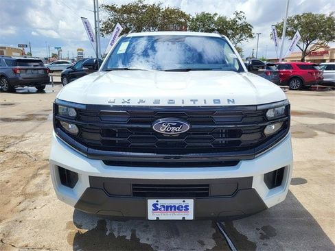 New 2025 Ford Expedition Active image 10