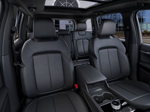 New 2025 Jeep Grand Cherokee Limited w/ Black Appearance Package AWD/4WD image 16