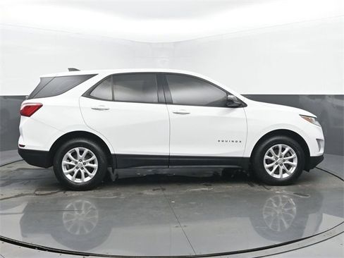 Used 2019 Chevrolet Equinox LS image 6