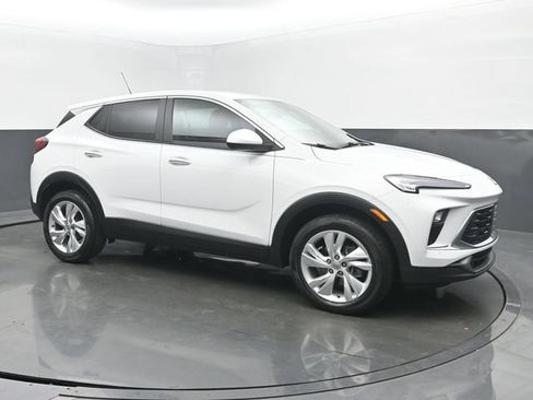 Used 2024 Buick Encore GX Preferred AWD/4WD image 7