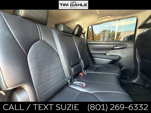 Used 2023 Toyota Highlander XLE AWD/4WD image 16