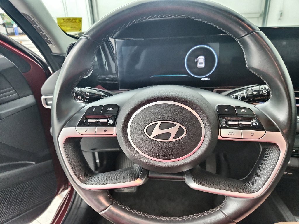 Used 2025 Hyundai Elantra SEL FWD image 24