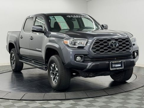 Certified 2021 Toyota Tacoma TRD Off-Road w/ Technology Package AWD/4WD image 8