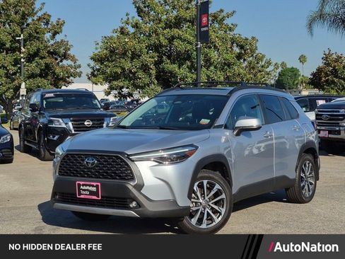 Used 2023 Toyota Corolla Cross XLE w/ Convenience Package AWD/4WD image 1