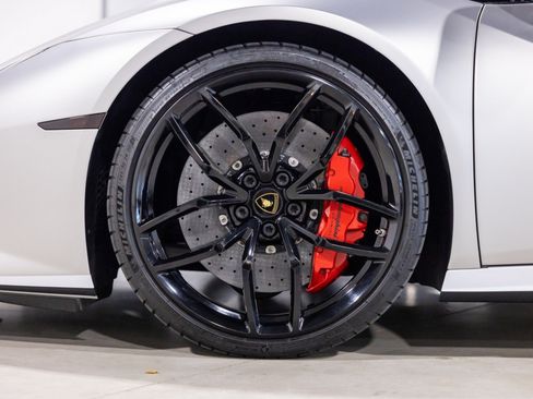 Used 2017 Lamborghini Huracan LP 610-4 AWD/4WD image 20