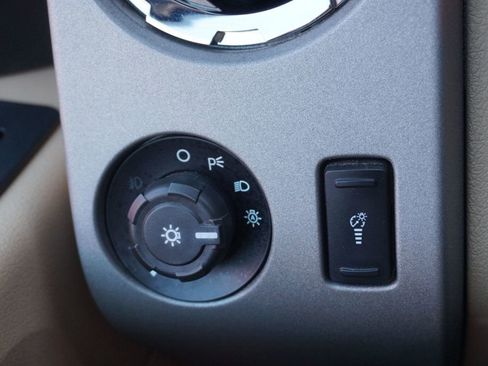 Used 2016 Ford F350 Lariat w/ Lariat Ultimate Package image 26