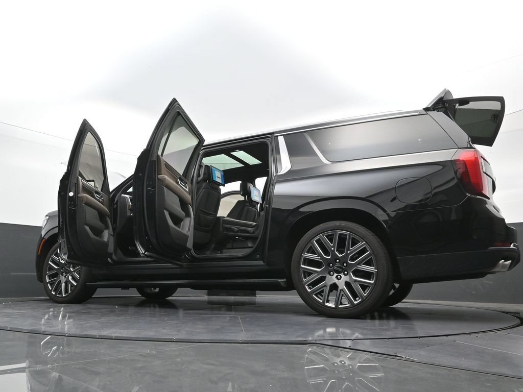 Used 2025 GMC Yukon XL Denali Ultimate w/ LPO, Floor Liner Package AWD/4WD image 43