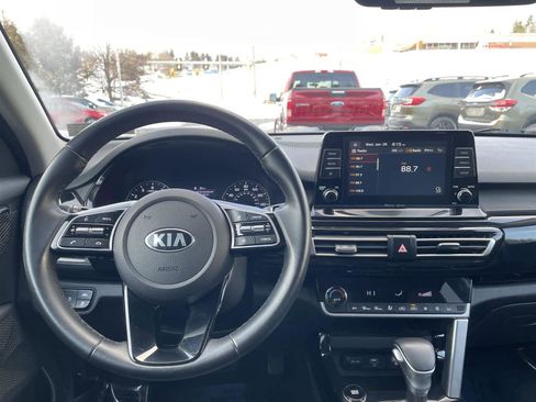 Used 2021 Kia Seltos EX image 19