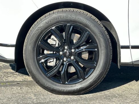 Certified 2024 Ford Edge SE w/ Black Appearance Package AWD/4WD image 24