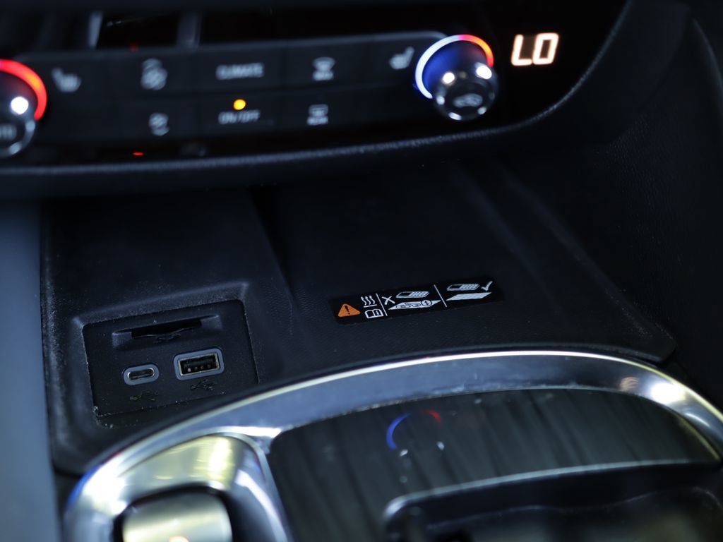 Used 2023 Buick Enclave Essence w/ Sport Touring Edition FWD image 16