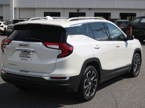 Used 2022 GMC Terrain SLT w/ Infotainment Package II FWD image 7