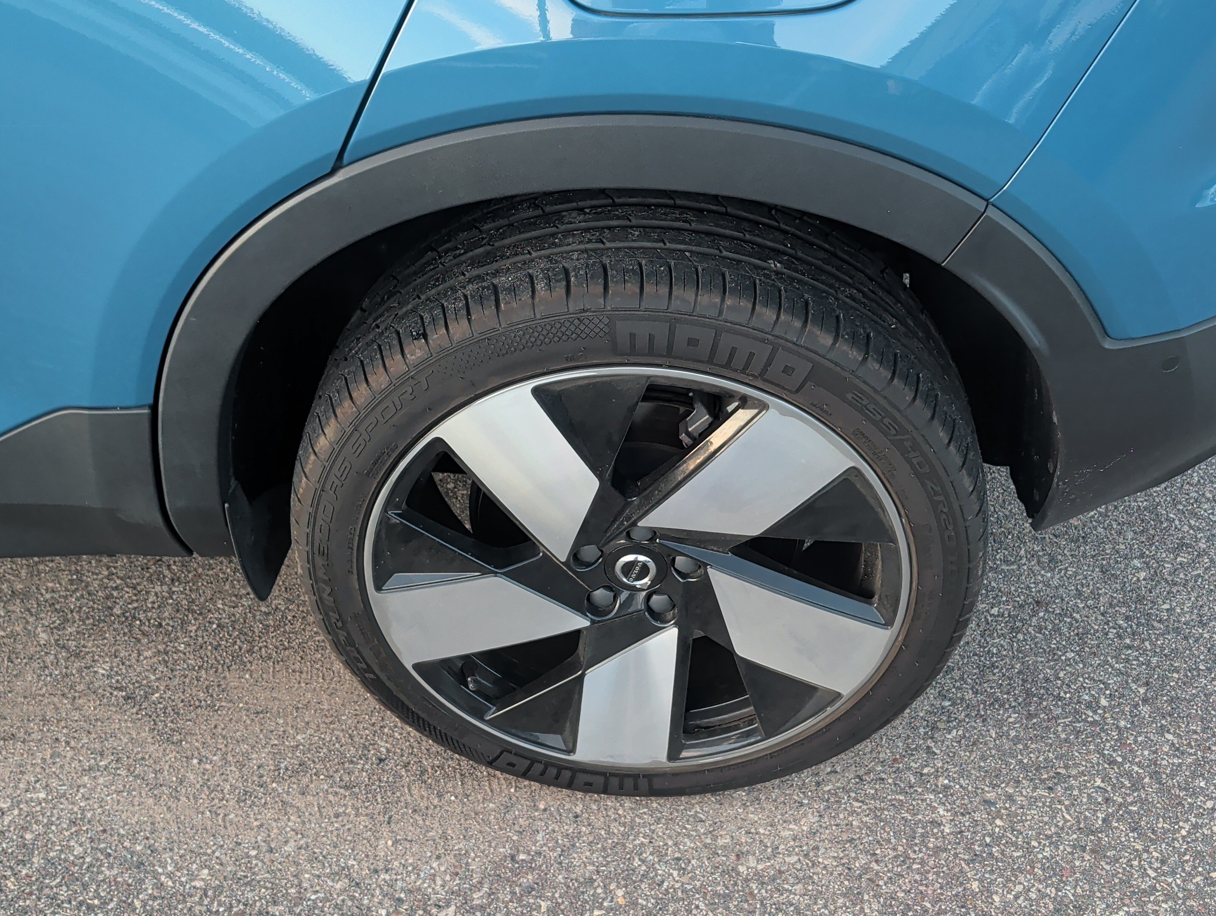 Used 2023 Volvo XC40 Recharge Ultimate w/ Protection Package Premier AWD/4WD image 9