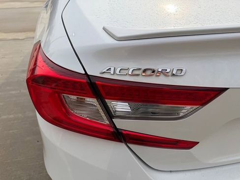 Used 2019 Honda Accord Sport image 12