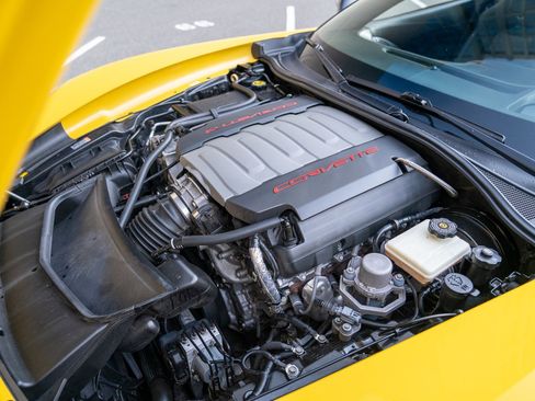 Used 2015 Chevrolet Corvette Stingray Coupe w/ 3LT Preferred Equipment Group image 28