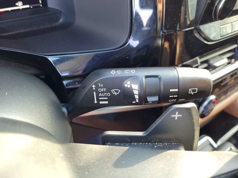 Used 2023 Nissan Pathfinder Platinum w/ Cargo Package AWD/4WD image 27