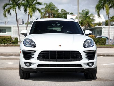 Used 2018 Porsche Macan AWD/4WD image 3