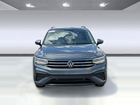 Used 2022 Volkswagen Tiguan S image 6