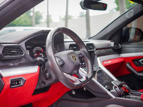 Used 2019 Lamborghini Urus AWD/4WD image 10