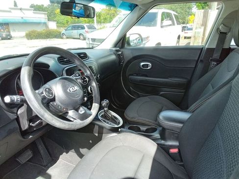 Used 2014 Kia Soul + FWD image 9