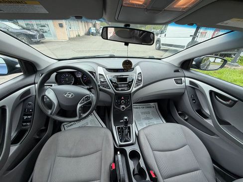 Used 2015 Hyundai Elantra SE FWD image 22