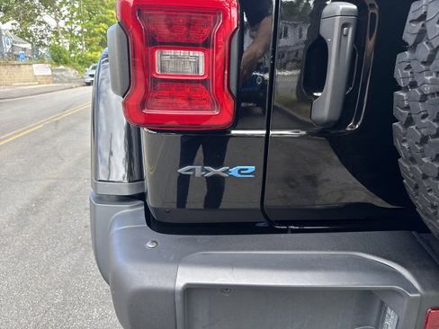 Used 2022 Jeep Wrangler Unlimited Rubicon 4xe w/ Steel Bumper Group image 19