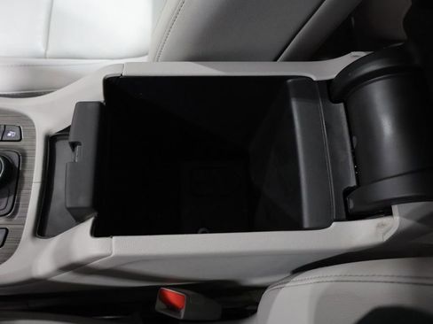 Used 2023 GMC Acadia SLT w/ Technology Package image 36