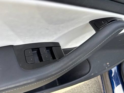 Used 2018 Tesla Model 3 Long Range AWD/4WD image 28