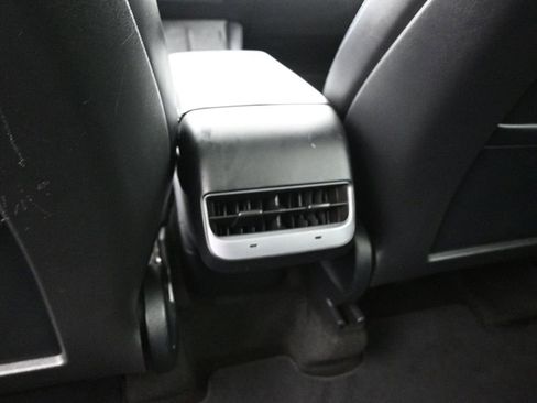 Used 2022 Tesla Model Y Performance image 15