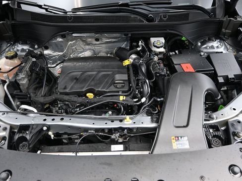 Used 2025 Chevrolet Trax RS w/ Driver Confidence Package image 28