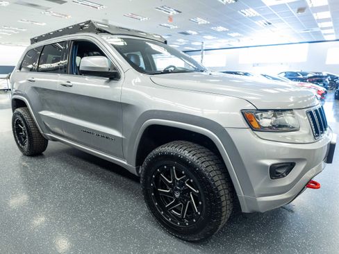 Used 2015 Jeep Grand Cherokee Altitude AWD/4WD image 4