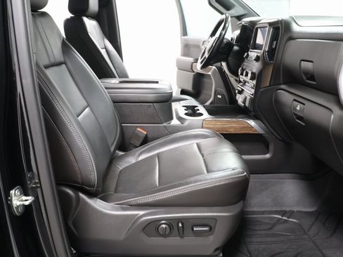 Used 2019 Chevrolet Silverado 1500 High Country image 32