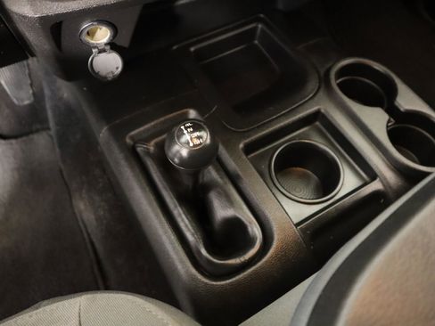 Used 2018 RAM 2500 Tradesman w/ Chrome Appearance Group image 7