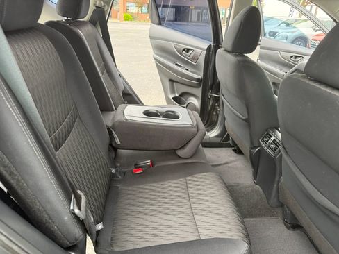 Used 2019 Nissan Rogue S FWD image 20
