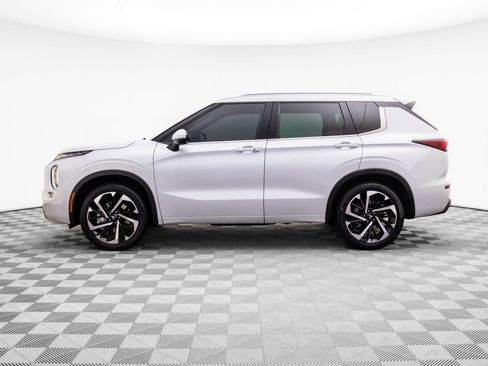 Used 2022 Mitsubishi Outlander SEL image 2