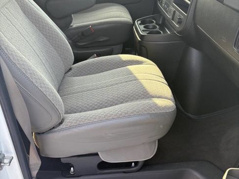 Used 2025 Chevrolet Express 3500 LT w/ LT Preferred Equipment Group image 9
