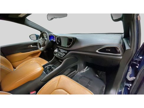 Used 2022 Chrysler Pacifica Pinnacle AWD/4WD image 20