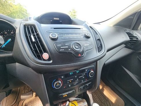 Used 2017 Ford Escape SE w/ SE Cold Weather Package FWD image 22