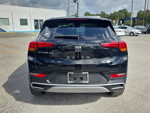 Used 2024 Buick Encore GX Preferred w/ Advanced Technology Package FWD image 4