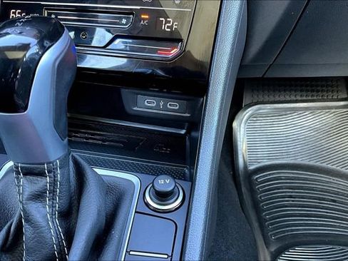 Used 2025 Volkswagen Jetta SE FWD image 14