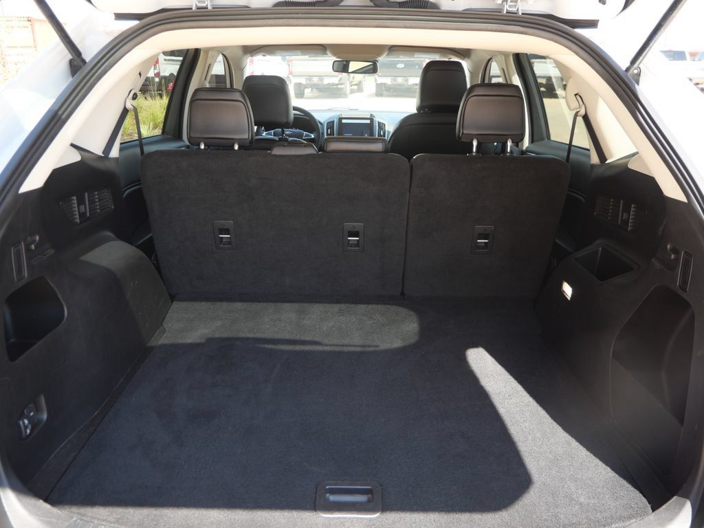 Used 2024 Ford Edge SEL AWD/4WD image 16