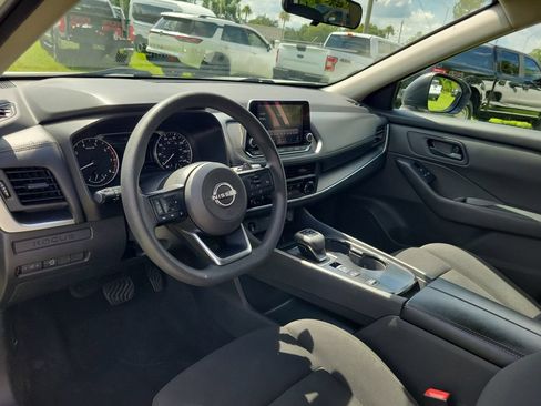 Used 2024 Nissan Rogue S FWD image 18