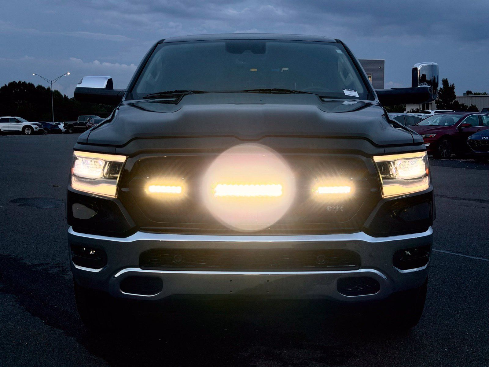 Used 2019 RAM 1500 Laramie AWD/4WD image 9