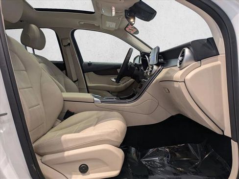 Certified 2022 Mercedes-Benz GLC 300 4MATIC image 22