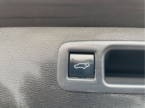 Used 2022 Toyota Highlander XSE AWD/4WD image 17