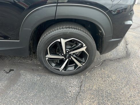 Used 2023 Chevrolet TrailBlazer RS w/ Sun and Liftgate Package AWD/4WD image 9