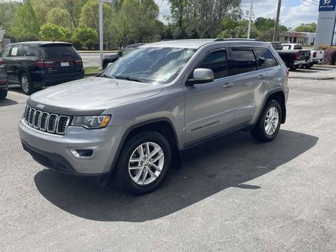 Used 2017 Jeep Grand Cherokee Laredo w/ Quick Order Package 23E AWD/4WD image 3